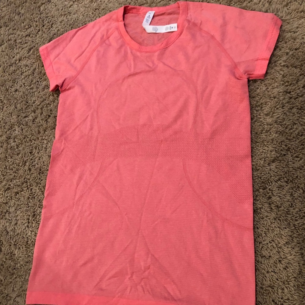 Lululemon light pink short sleeve top
